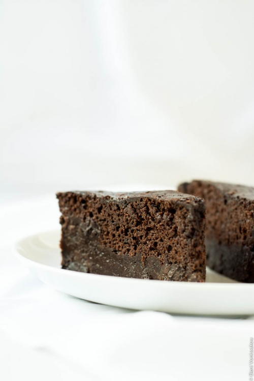 Slow Cooker Chocolate Fudge Cake from Scratch