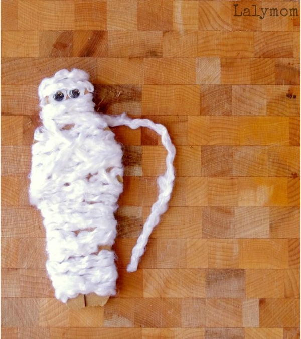 Cute Yarn-Wrap Mummy Crafts