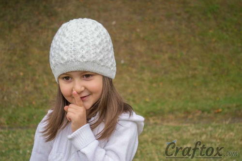 Girl's Diamond Cable Beanie