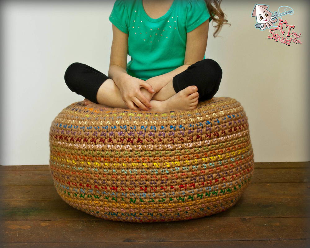 Free Wheel Spokes Crochet Pouf Pattern – Mary Maxim, image size:1000x800