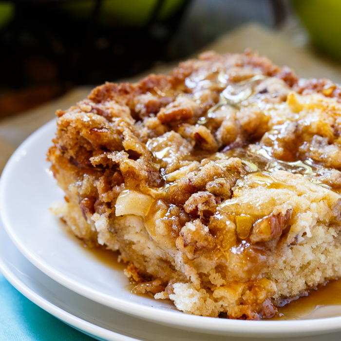 Southern Apple Crisp Coffee Cake | FaveSouthernRecipes.com