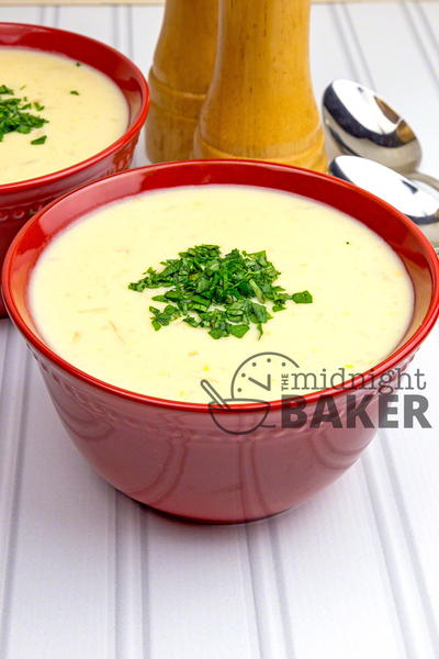 25-Minute Cheesy Cauliflower Soup