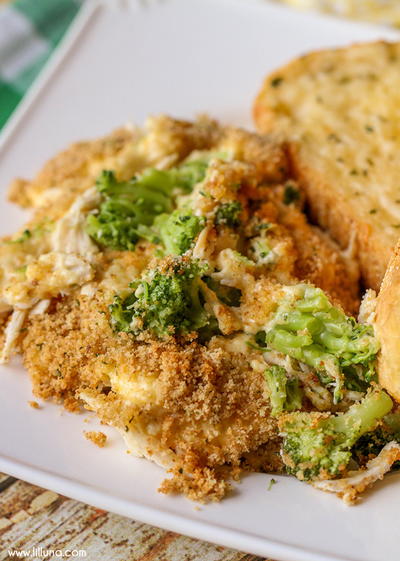 Moms Famous Chicken Broccoli Casserole