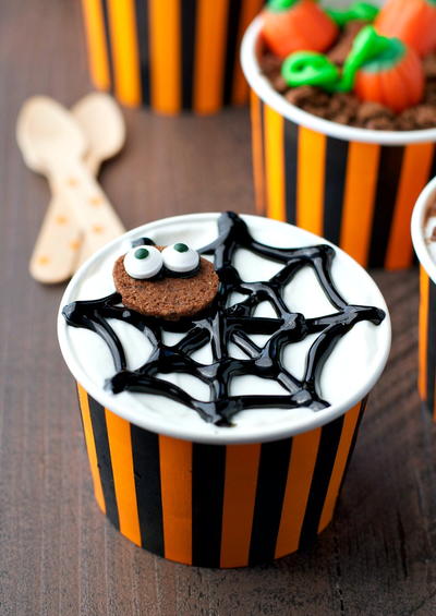 Easy Halloween Yogurt Cups