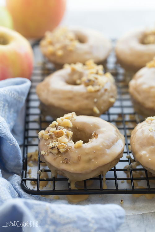 Baked Apple Cinnamon Donuts