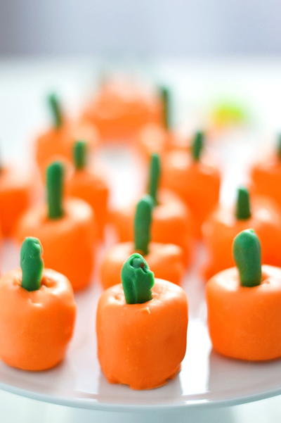  Halloween Marshmallow Pops