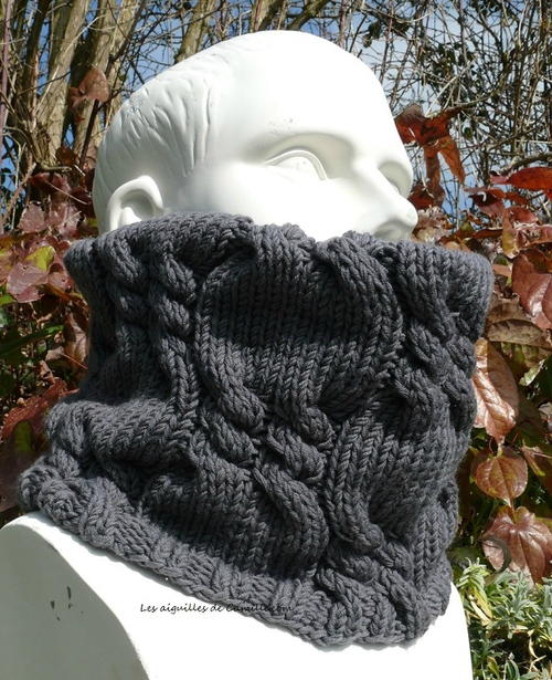 Mens Cabled Cowl