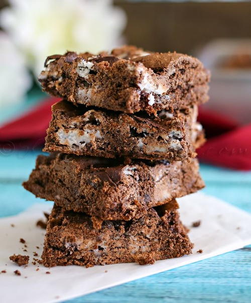 Peppermint Cake Mix Brownies