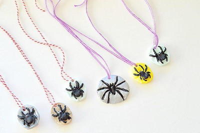 Halloween Medallion Spider Craft