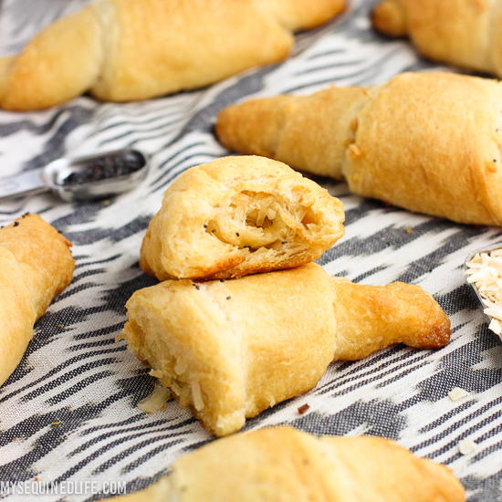 Quick Onion Crescent Rolls | FaveSouthernRecipes.com