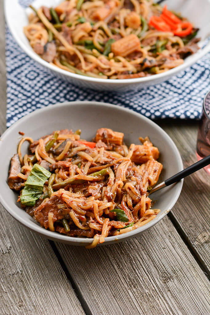 Slow Cooker Beef Drunken Noodles
