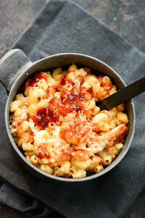 Slow Cooker Pulled Pork Mac and Cheese