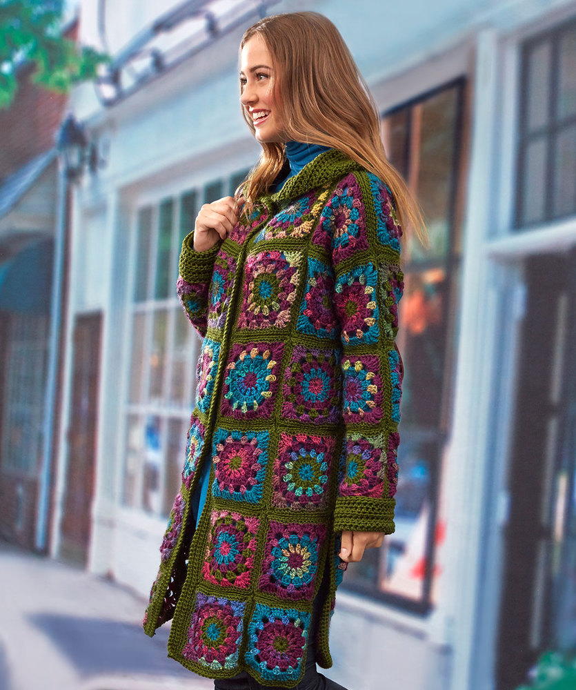 Разноцветное вязаное пальто