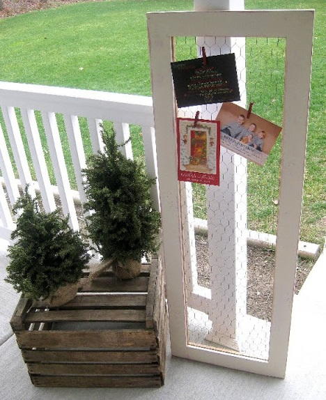 Chicken Wire Christmas Card Display