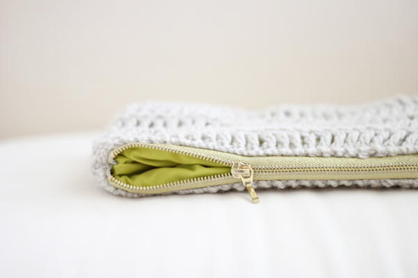 Beautiful Crochet Zipper Pouch