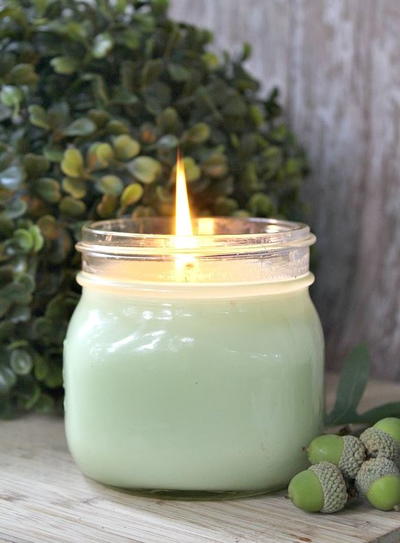 DIY Scented Candle with Eucalyptus Oil | DIYIdeaCenter.com