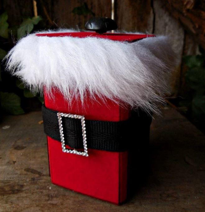 Mouth watering christmas dinner ideas..... Fuzzy Buckled Santa Gift Box | AllFreePaperCrafts.com