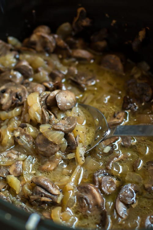Slow Cooker Herbed Mushrooms and Onions