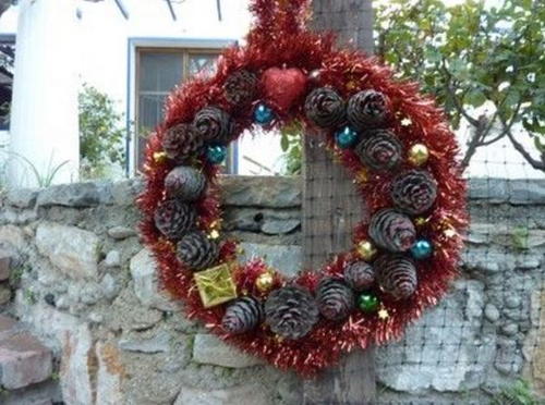 Pinecone DIY Christmas Wreath
