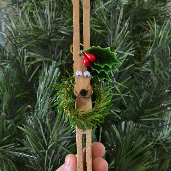 Clever Clothespin Reindeer Craft