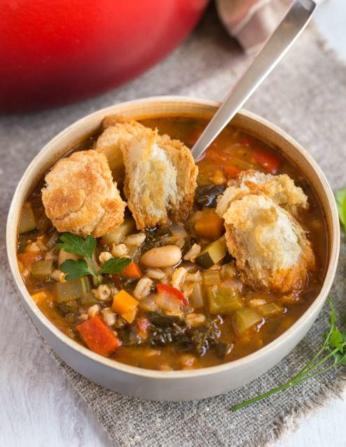 Tuscan Bean and Veggie Soup | FaveHealthyRecipes.com
