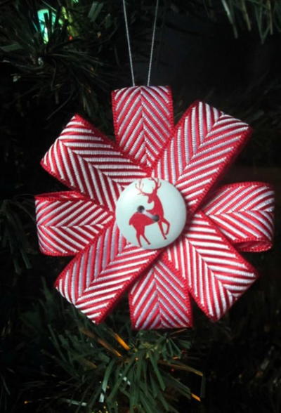 DIY Ribbon Christmas Ornaments (with video tutorial) - The