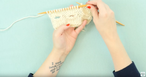 How to Knit One Row Buttonholes