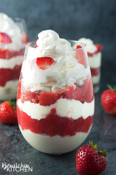 Strawberry Rhubarb Parfaits