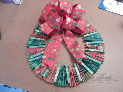 Holiday Paper Wreath