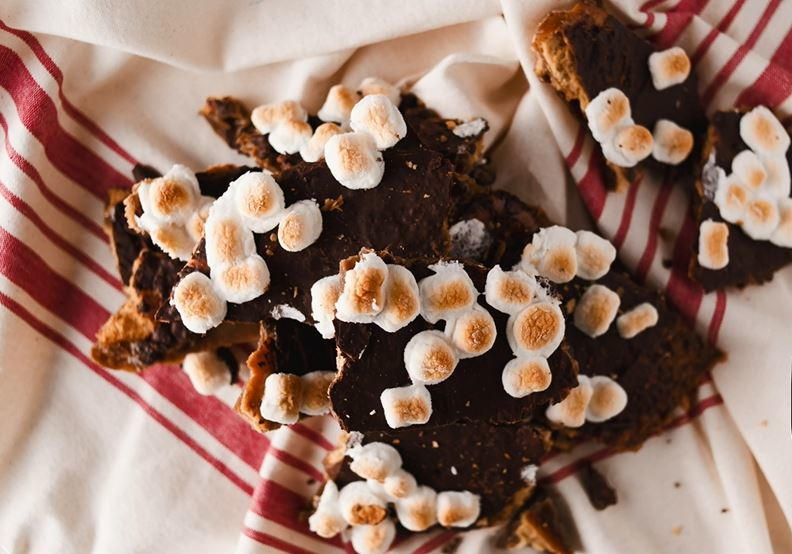 Our Famous Christmas Crack-image