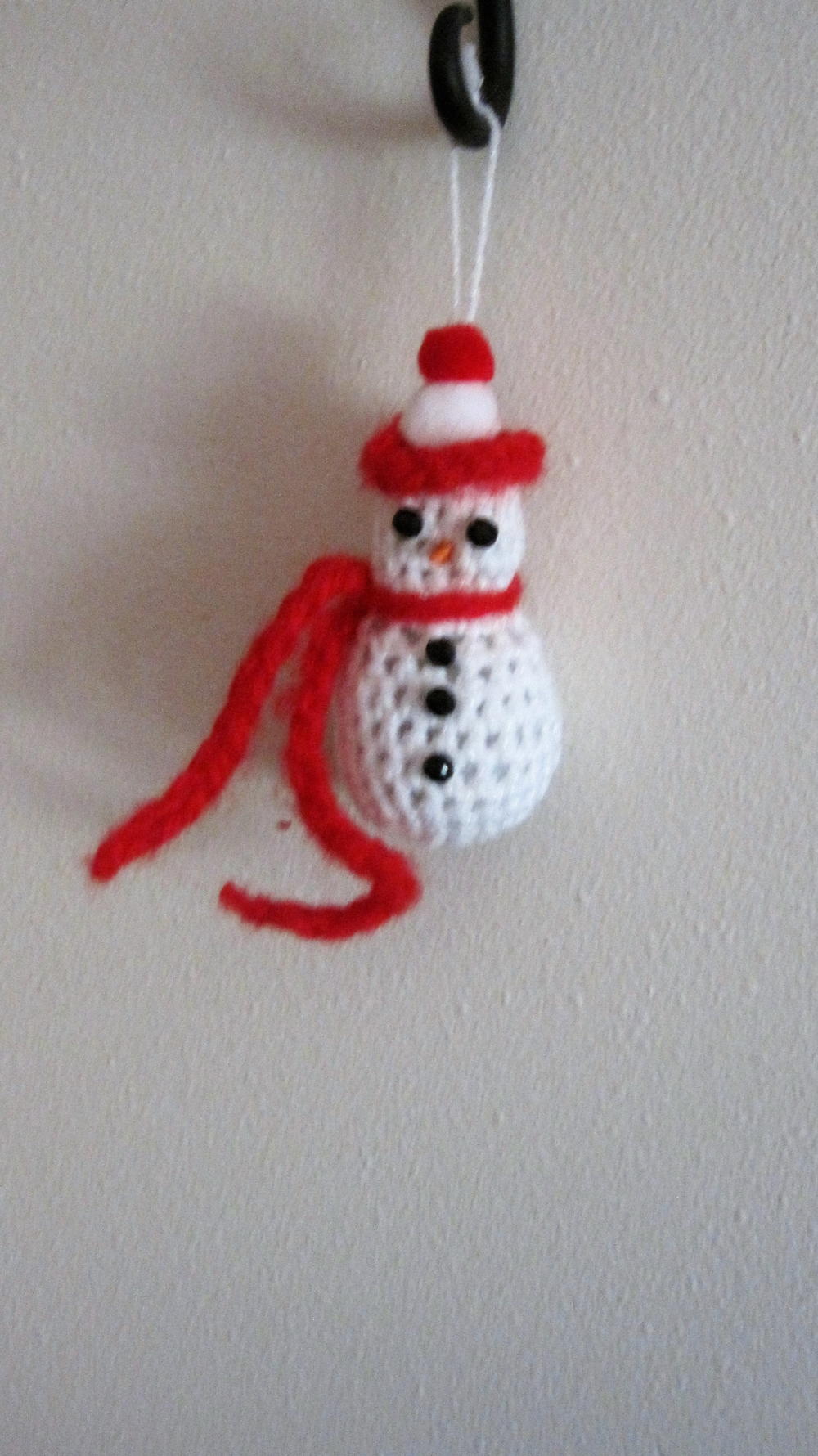 Friendly Snowman Crochet Ornament FaveCrafts friendly-snowman-crochet-ornament-favecrafts