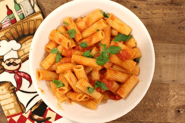 Simple Rigatoni with Creamy Tomato Sauce