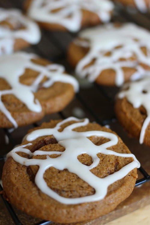 Gingersnap & Pumpkin Cinnamon Roll Cookies