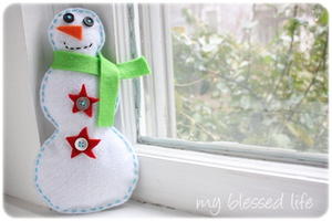 Cute Felt Snowman DIY Winter Decorations