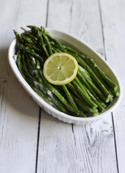 Just like Julia Child’s Asparagus with Cream Sauce