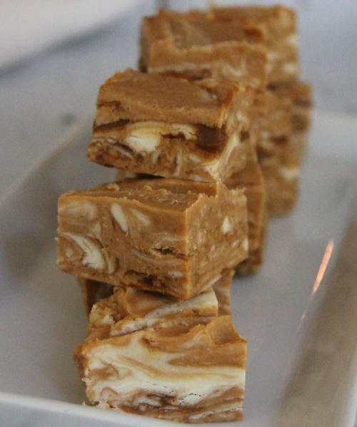 4-Ingredient Dulce de Leche Fudge Recipe