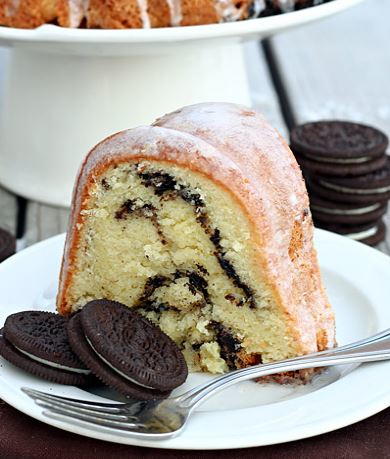 Cookies and Cream Moist Pound Cake Recipe