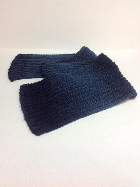 Unisex Navy Ribbed Scarf