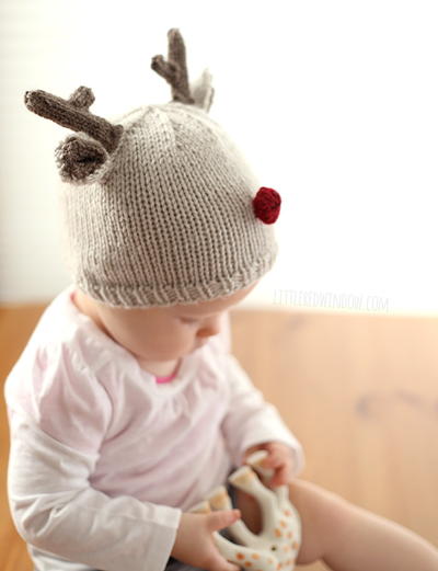 Tiny Reindeer Hat Knitting Pattern