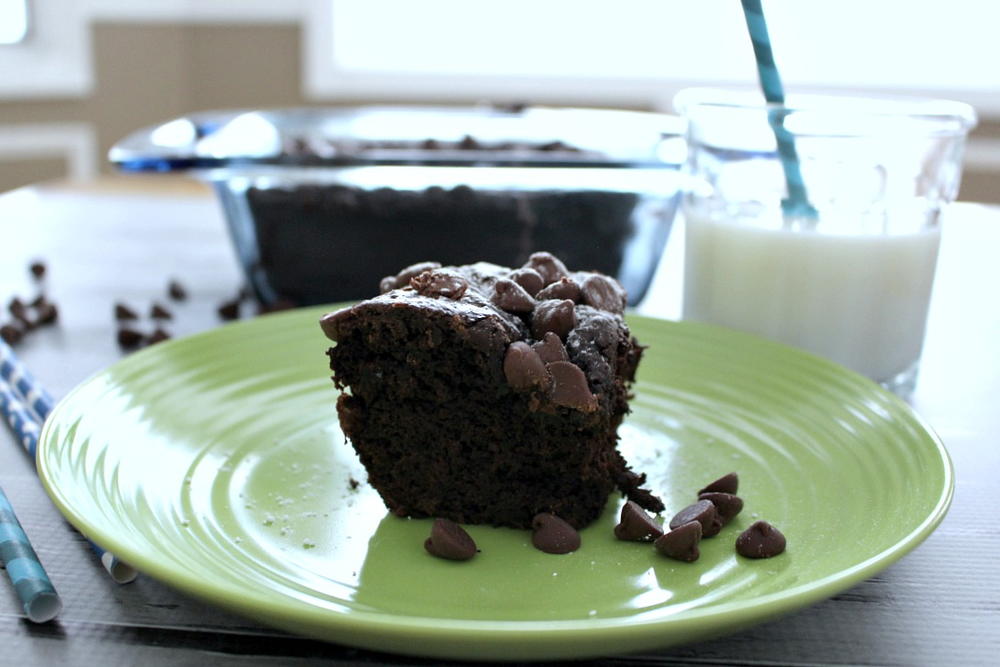 Greek Yogurt Cocoa Chip Cake