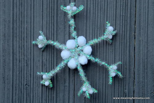 Wintry Pipe Cleaner Snowflakes