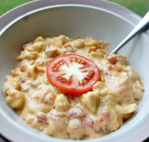 Slow Cooker Spicy Macaroni and Cheese
