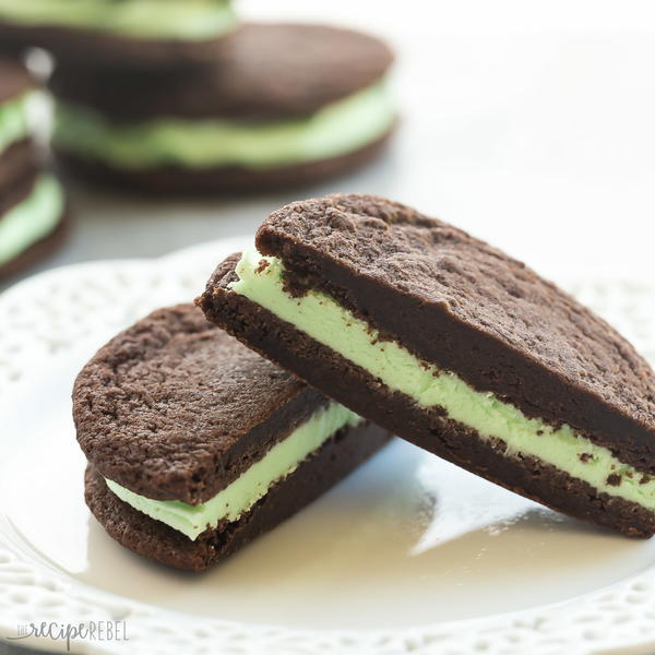 Homemade Mint Chocolate Oreos