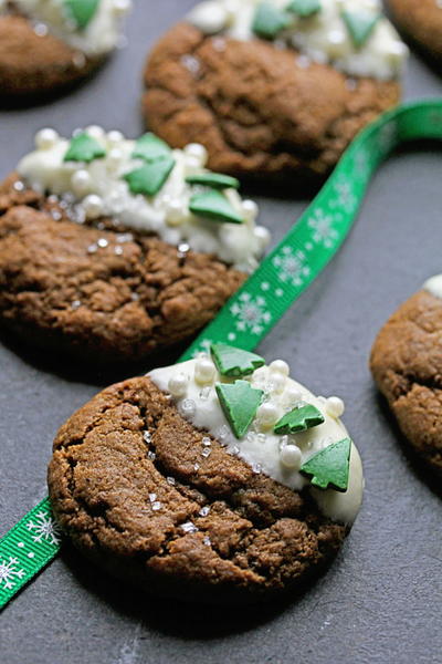Southern Christmas Ginger Cookies | FaveSouthernRecipes.com