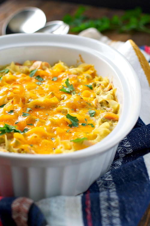 Aunt Bee's Famous Tuna Noodle Casserole | FaveHealthyRecipes.com