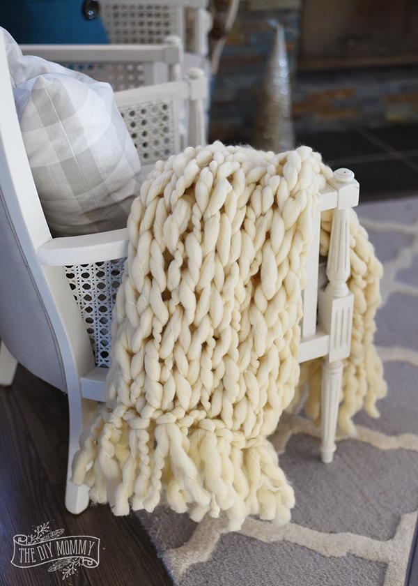Eggnog Arm Knit Blanket