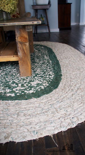 How to Braid a Large Rag Rug | DIYIdeaCenter.com