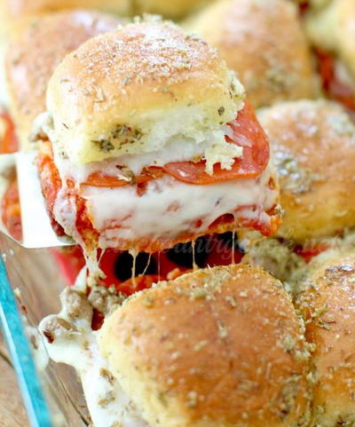 Family-Favorite Pizza Sandwich Casserole