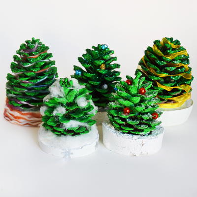 Pine Cone Christmas Trees for Kids