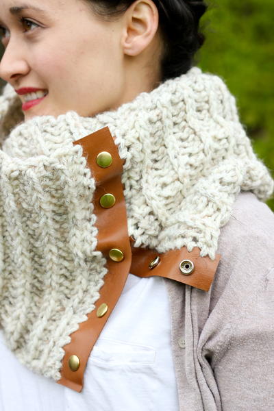 Chunky Crochet Scarf with Leather Snaps